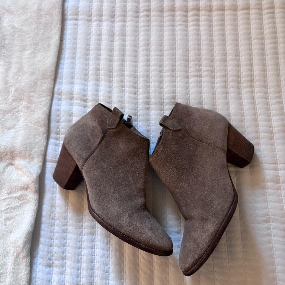 : : MADEWELL Tan Suede Leather Ankle Boots : : - Picture 5 of 15